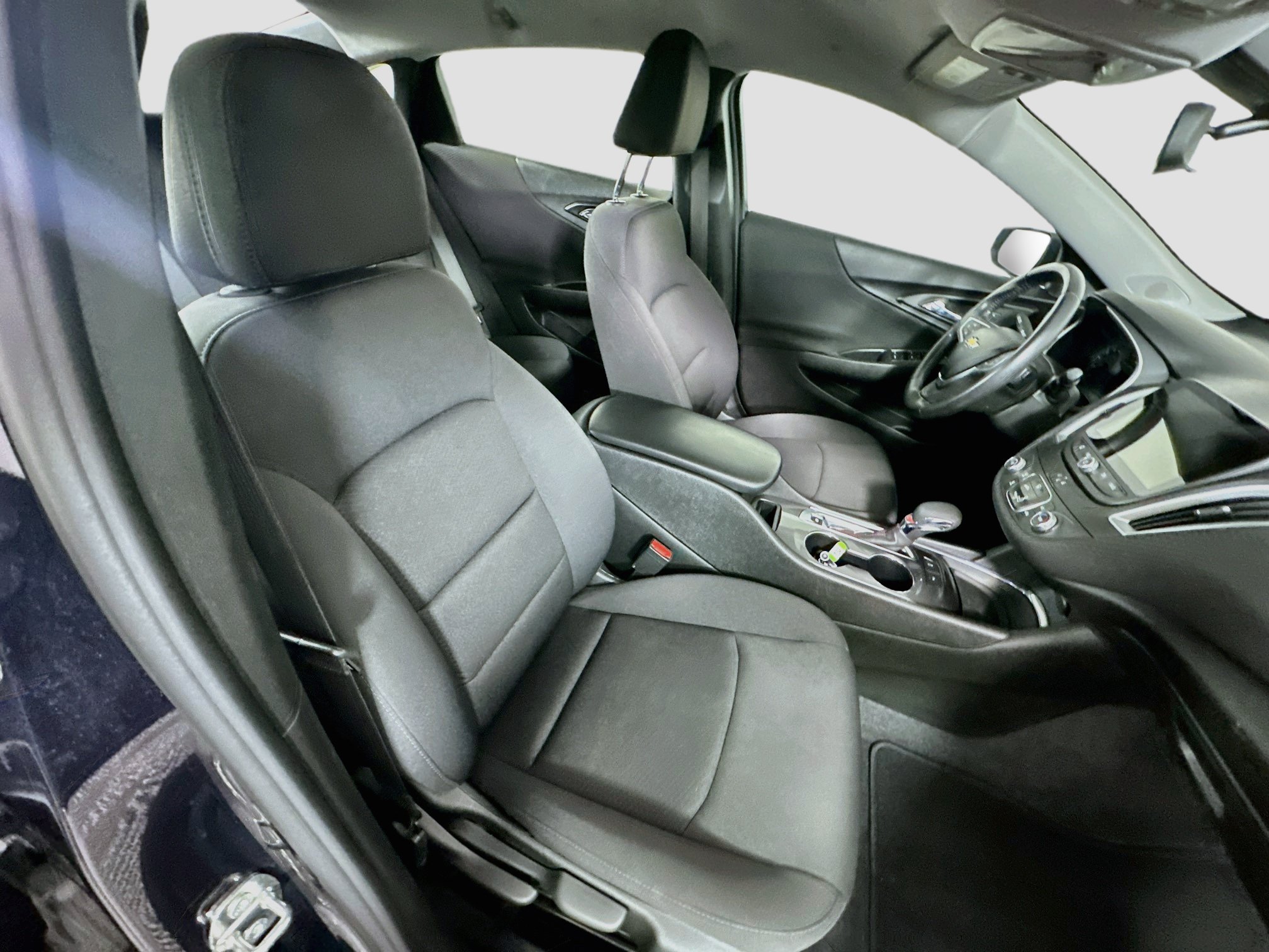 Used 2022 Chevrolet Malibu RS FWD image 30