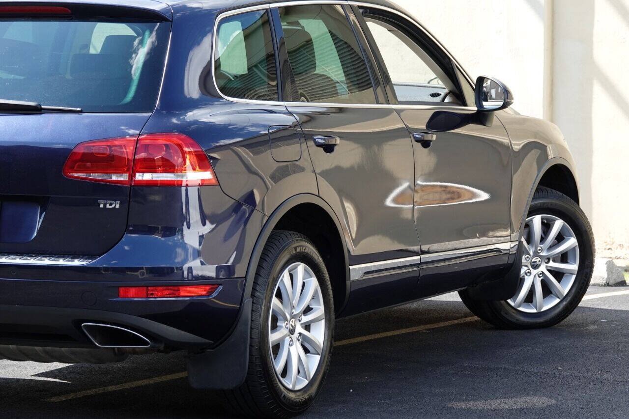 Used 2012 Volkswagen Touareg Sport AWD/4WD image 12