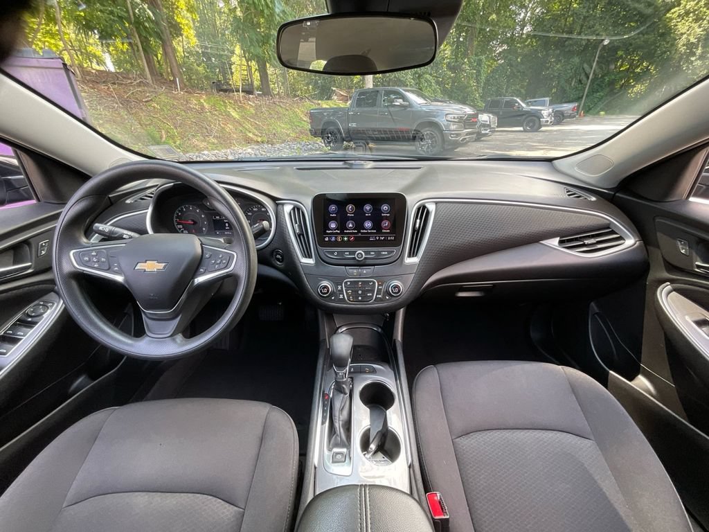 Used 2024 Chevrolet Malibu LT FWD image 18