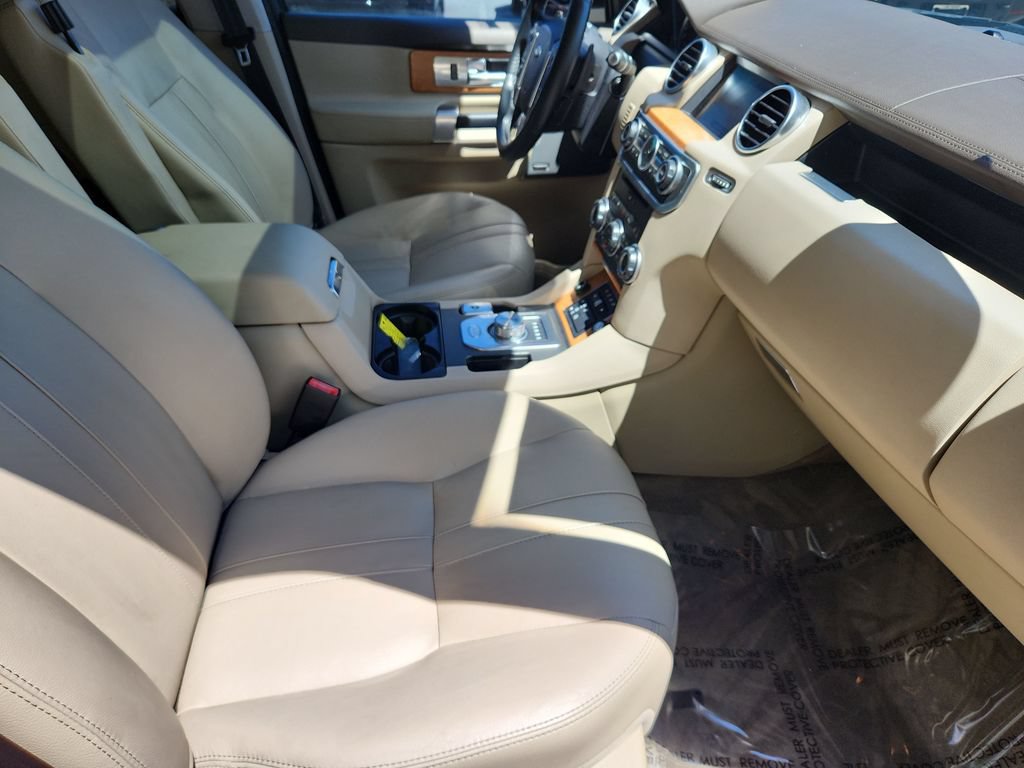 Used 2015 Land Rover LR4 HSE AWD/4WD image 3