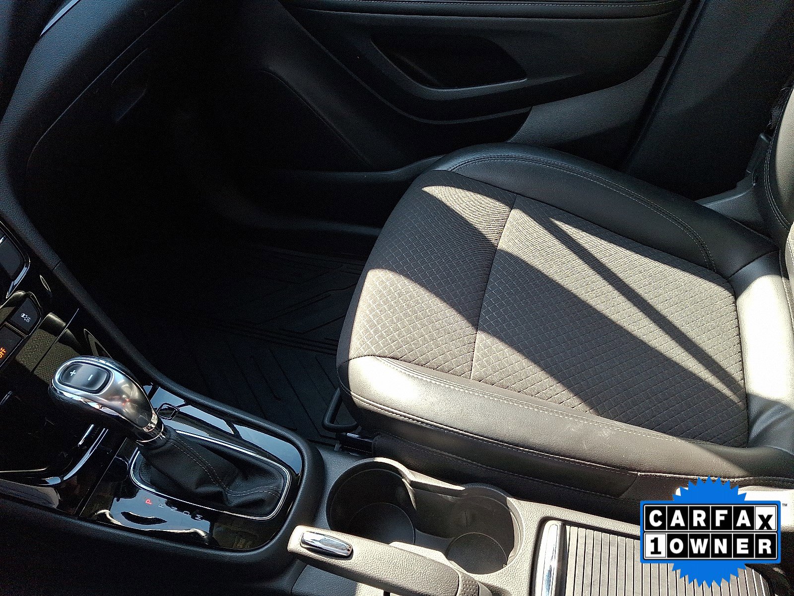 Used 2019 Buick Encore Sport Touring AWD/4WD image 32