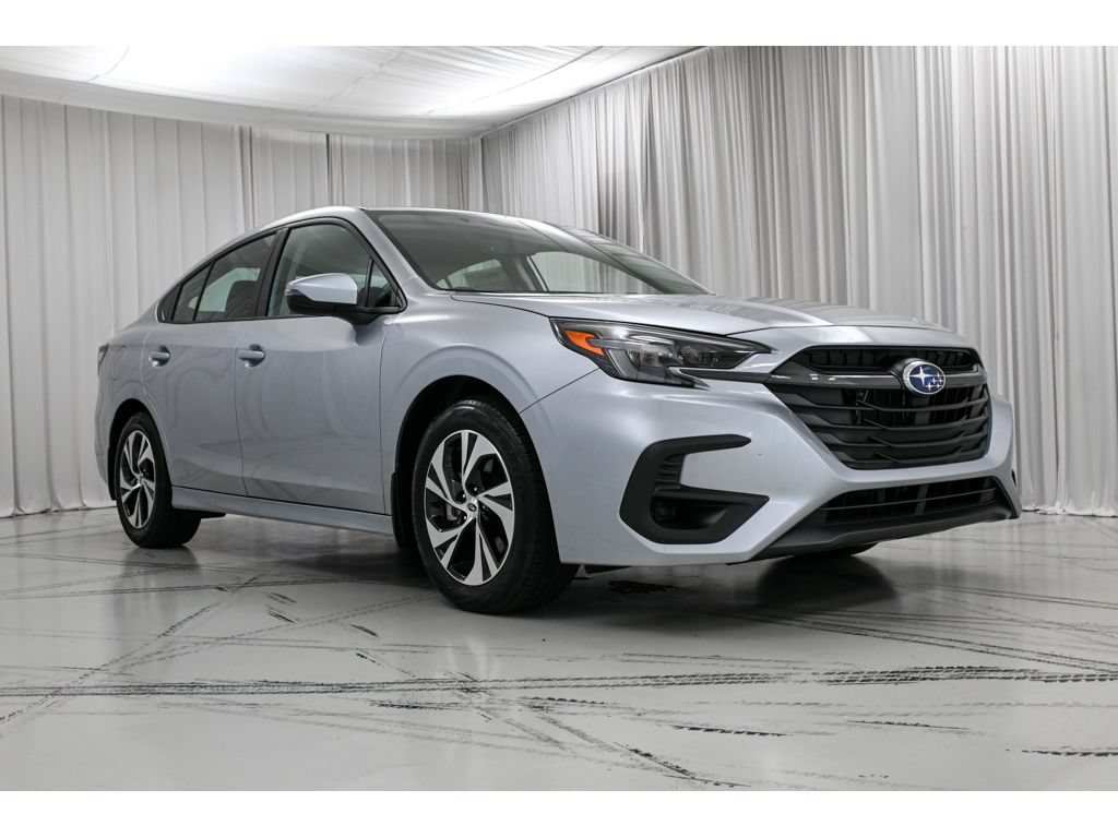 Used 2025 Subaru Legacy Premium AWD/4WD image 2