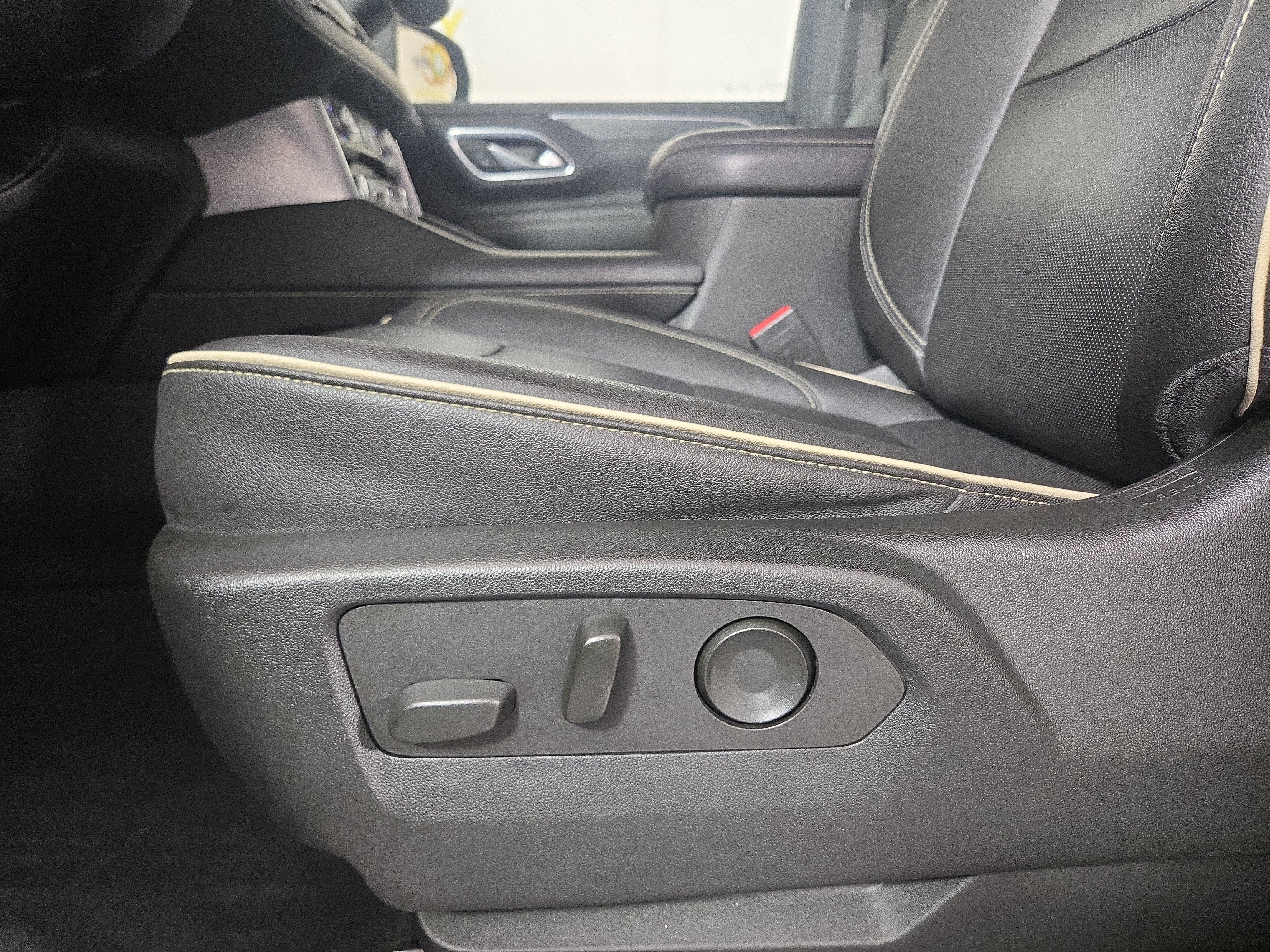 Certified 2022 GMC Yukon SLT image 33