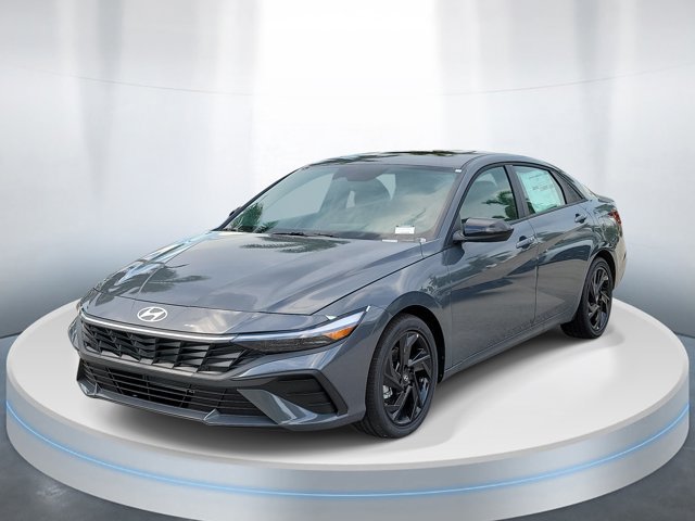 New 2026 Hyundai Elantra SEL Sport FWD image 2