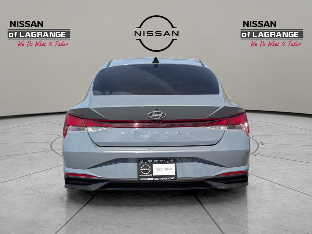 Used 2022 Hyundai Elantra SEL w/ Cargo Package FWD image 6