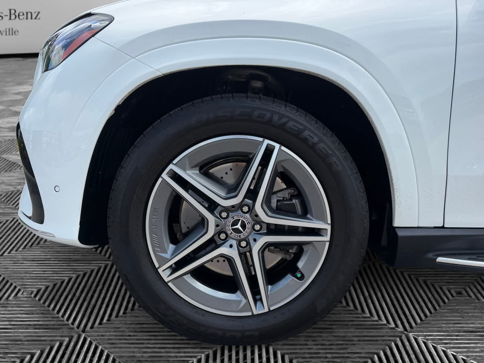 Used 2014 Mercedes-Benz E 350 4MATIC Sedan image 9