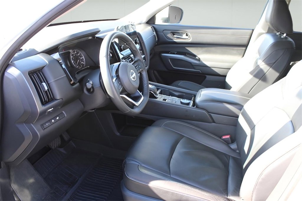Used 2022 Nissan Pathfinder SL w/ SL Black Package image 9