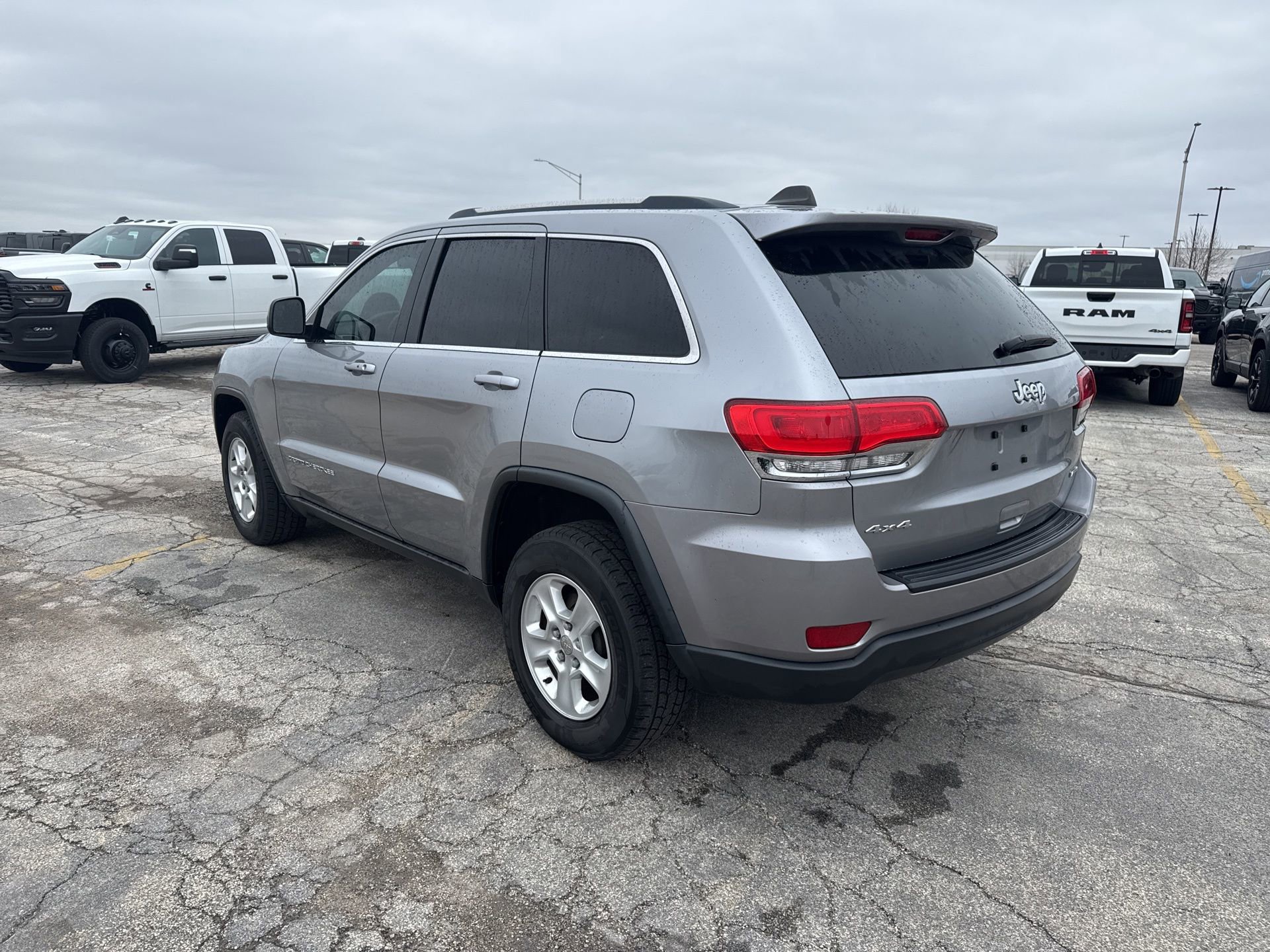Used 2015 Jeep Grand Cherokee Laredo w/ Quick Order Package 23E AWD/4WD image 8