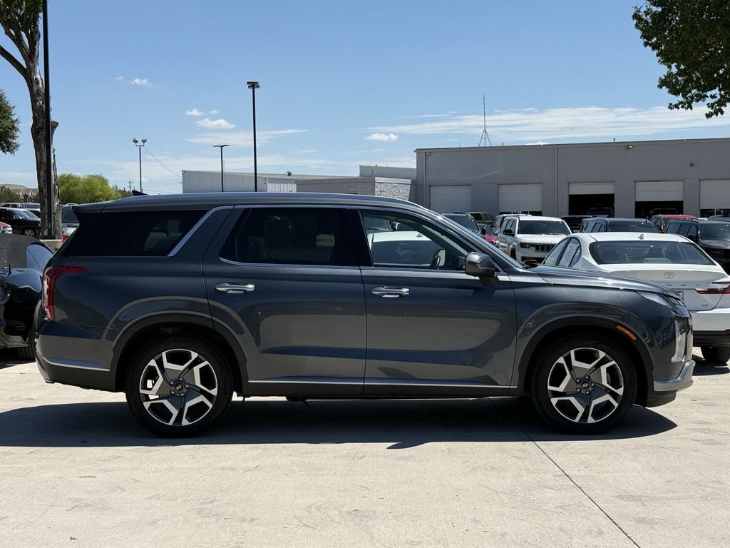 Used 2024 Hyundai Palisade SEL w/ Premium Package AWD/4WD image 3