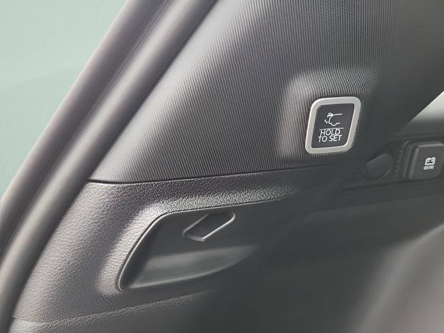 New 2025 Jeep Grand Cherokee Altitude image 23