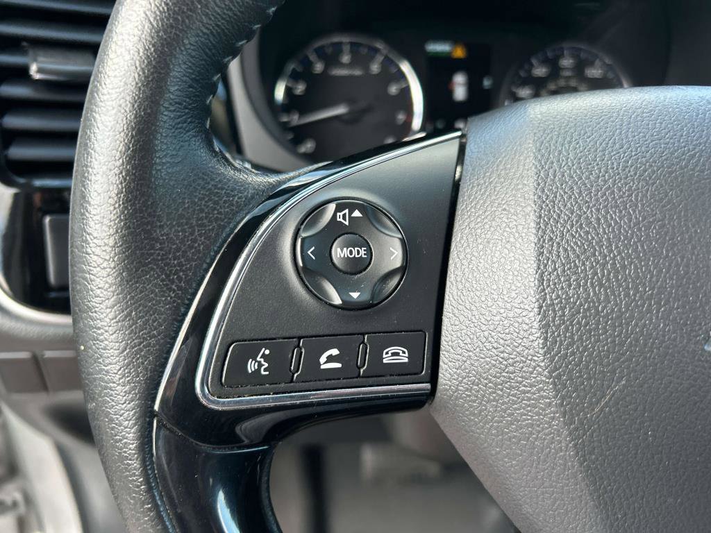 Used 2019 Mitsubishi Outlander SE image 16