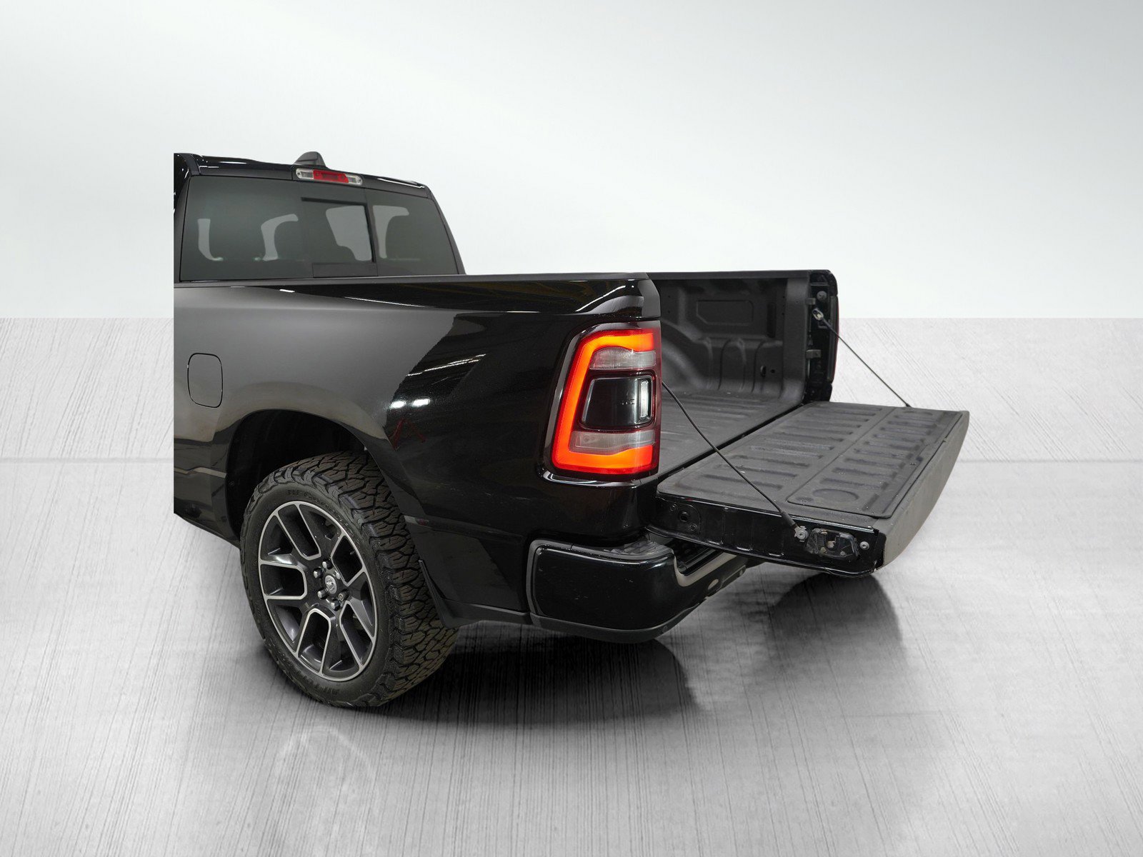 Used 2020 RAM 1500 Sport w/ Level 2 Equipment Group AWD/4WD image 9