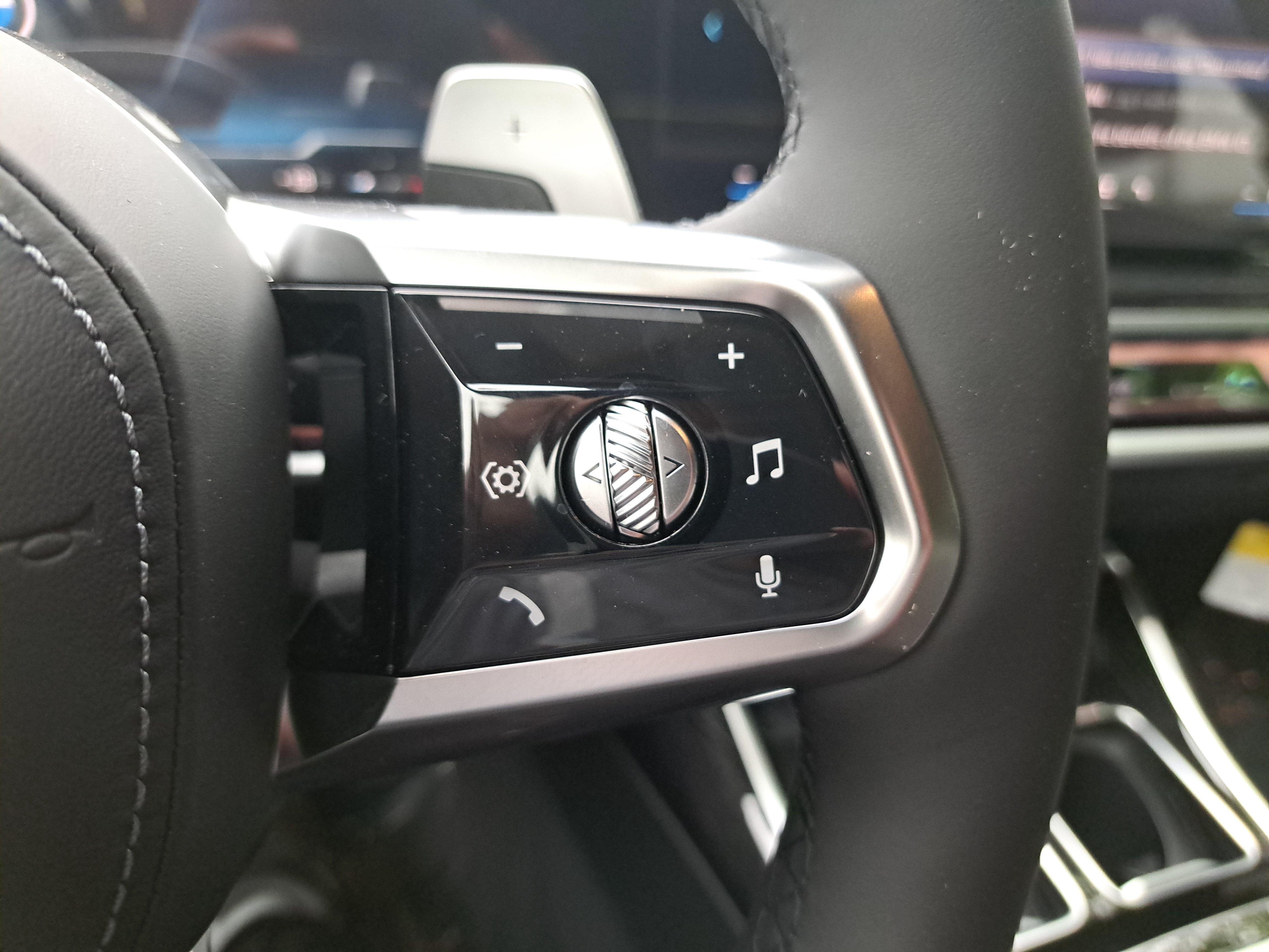 New 2026 BMW 740i RWD image 18