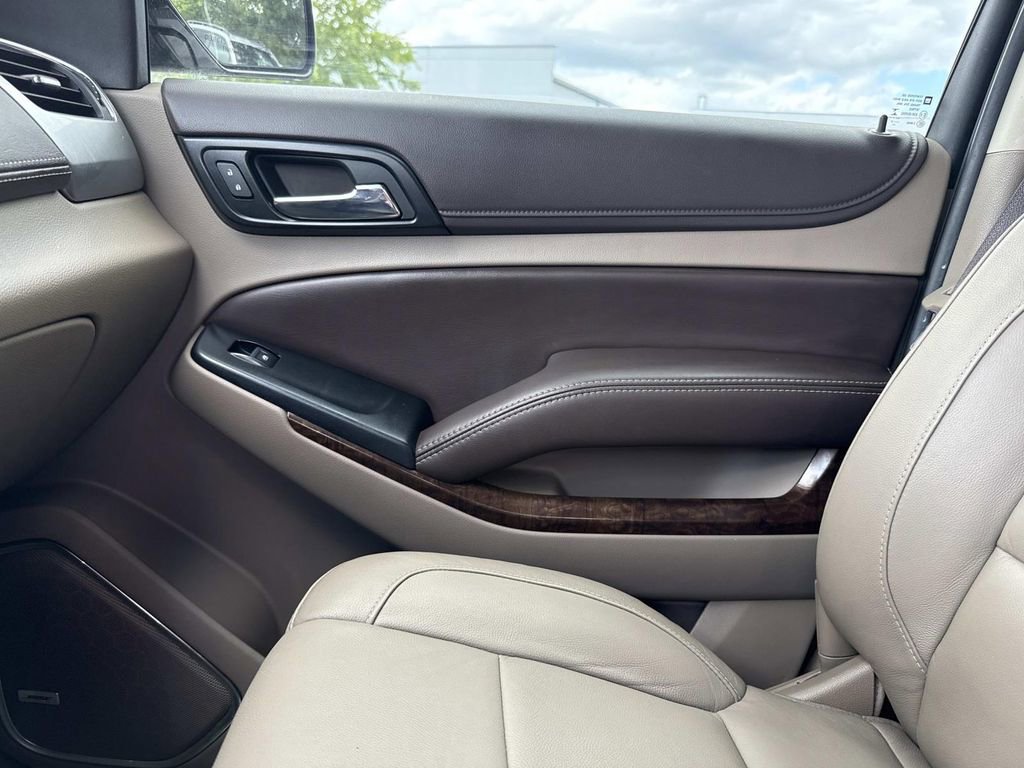 Used 2017 Chevrolet Tahoe LT w/ Luxury Package AWD/4WD image 31