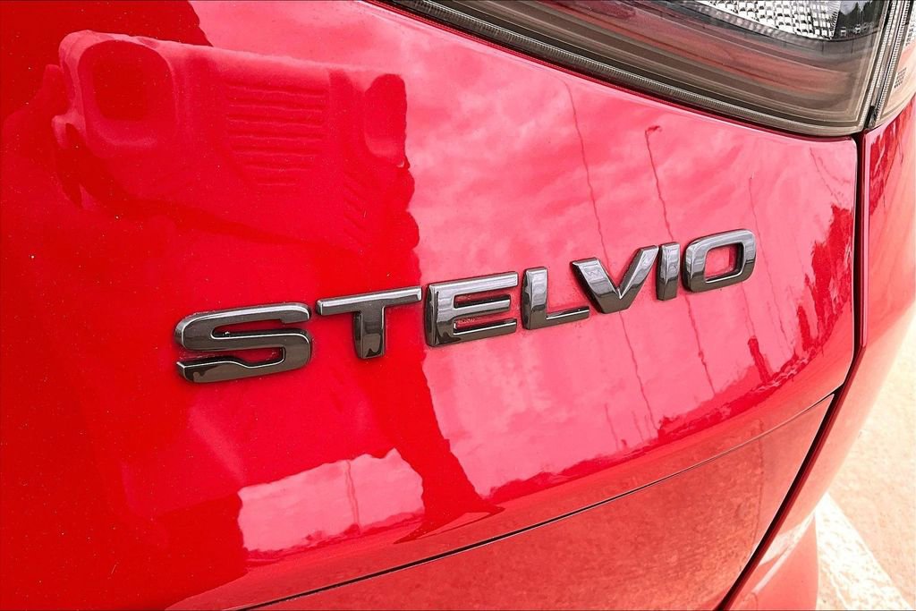 Used 2021 Alfa Romeo Stelvio Ti Sport AWD/4WD image 32
