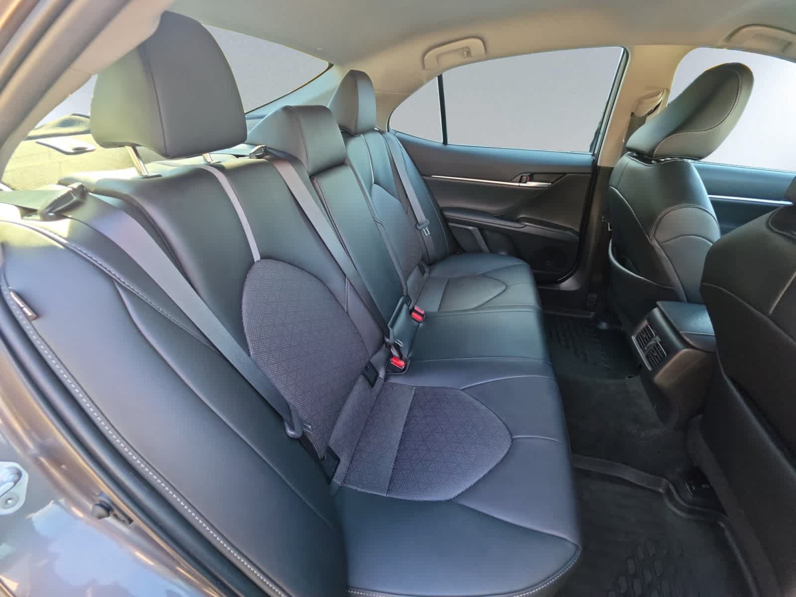 Used 2023 Toyota Camry XSE FWD image 18