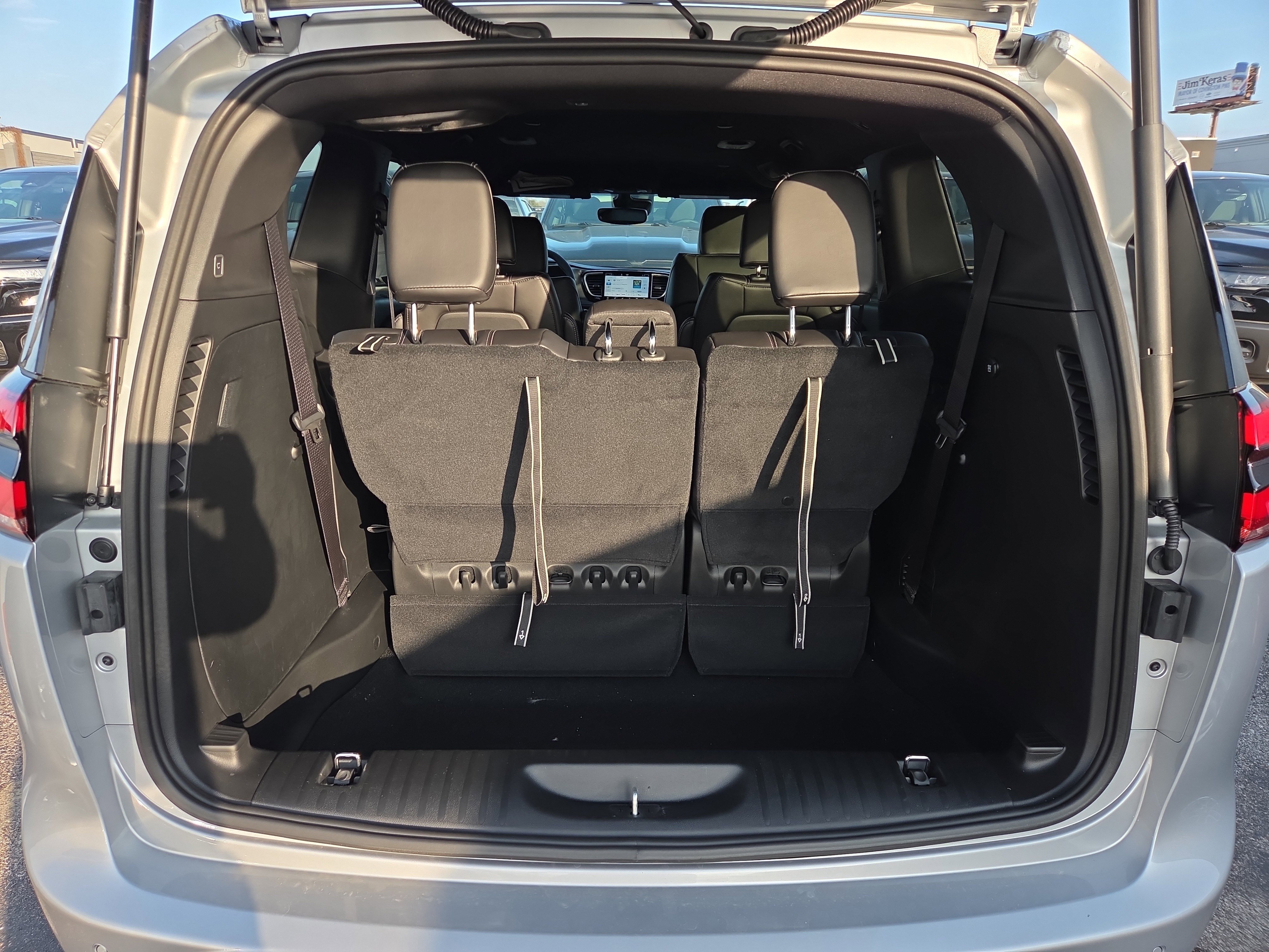 New 2026 Chrysler Pacifica Select FWD image 9