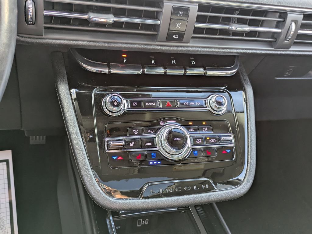 Used 2022 Lincoln Corsair Reserve w/ Equipment Group 201A image 17