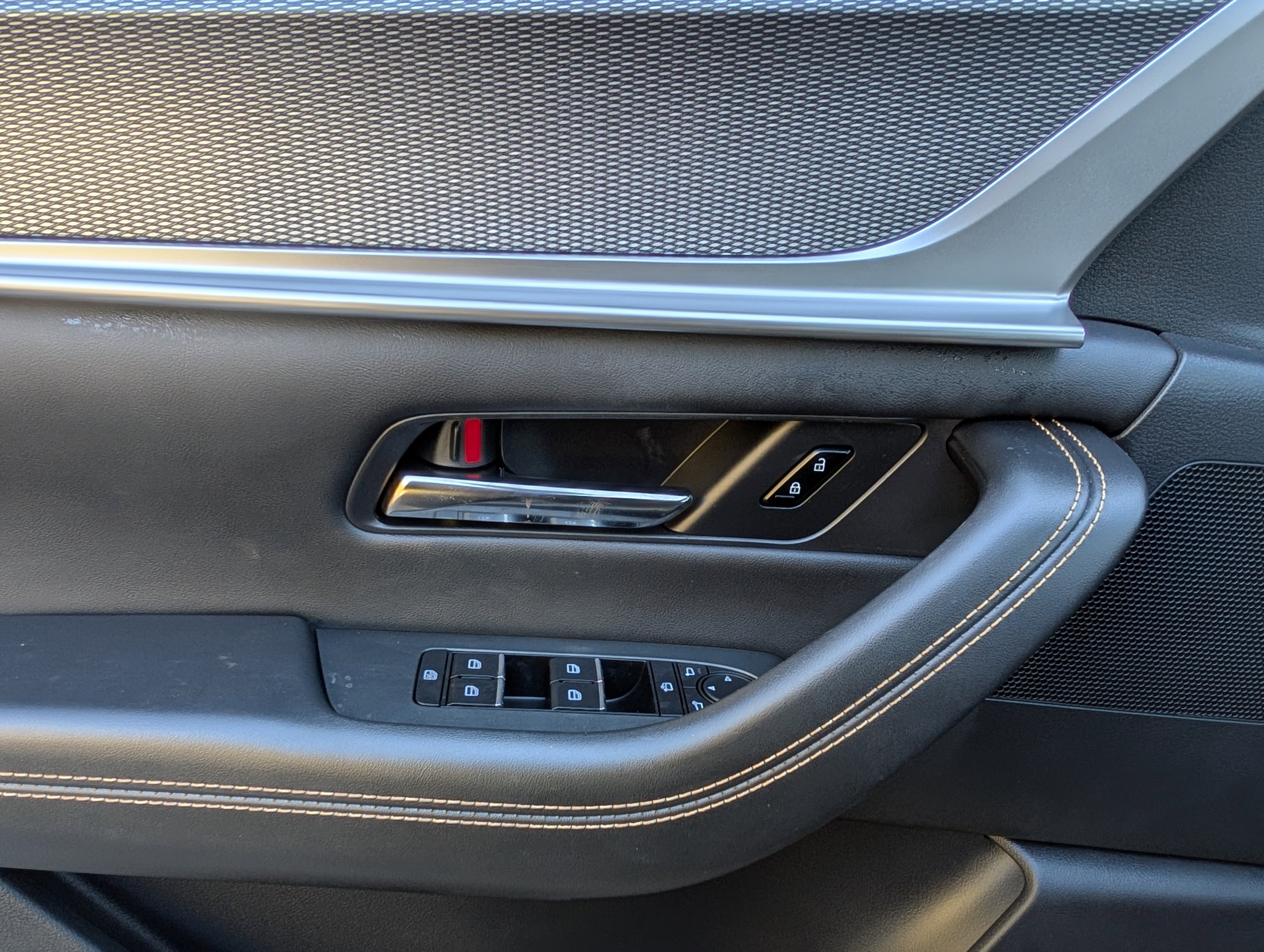 Used 2025 MAZDA CX-90 Plug-In Hybrid w/ Premium Plus image 16