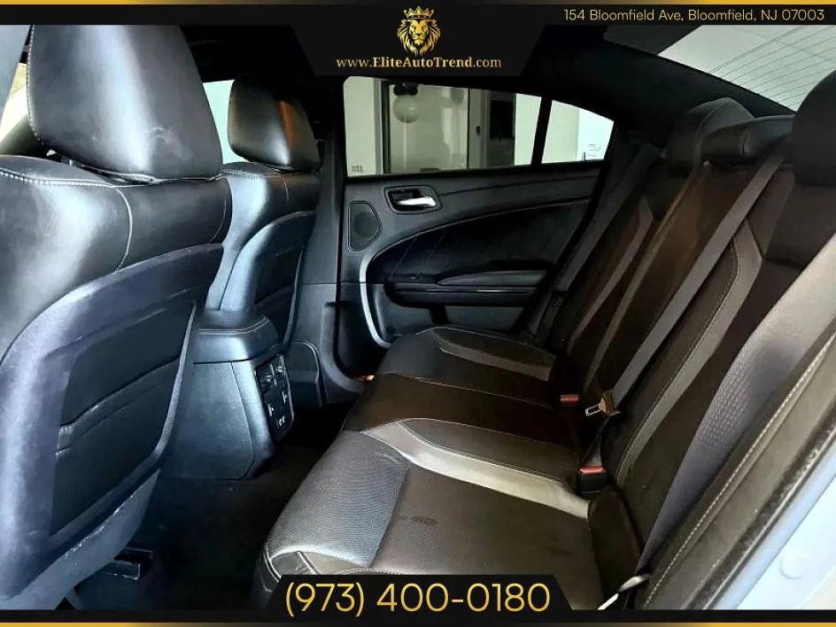 Used 2022 Dodge Charger SXT w/ Blacktop Package image 25