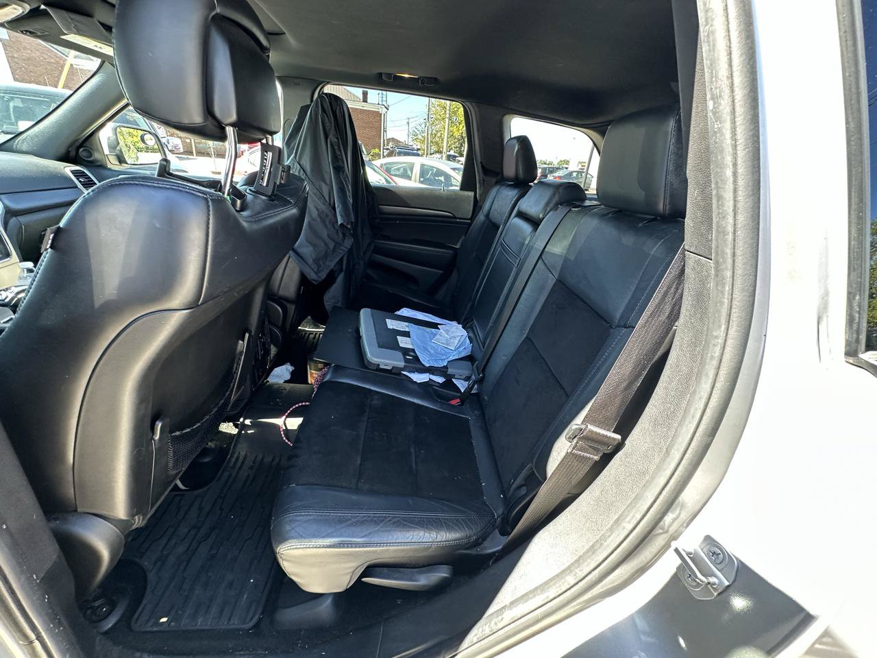 Used 2015 Jeep Grand Cherokee Altitude AWD/4WD image 10