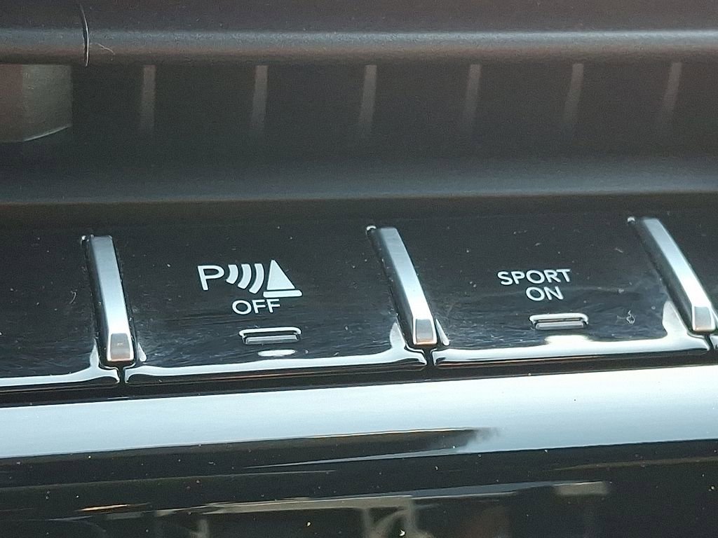Certified 2024 Jeep Grand Cherokee Altitude AWD/4WD image 26