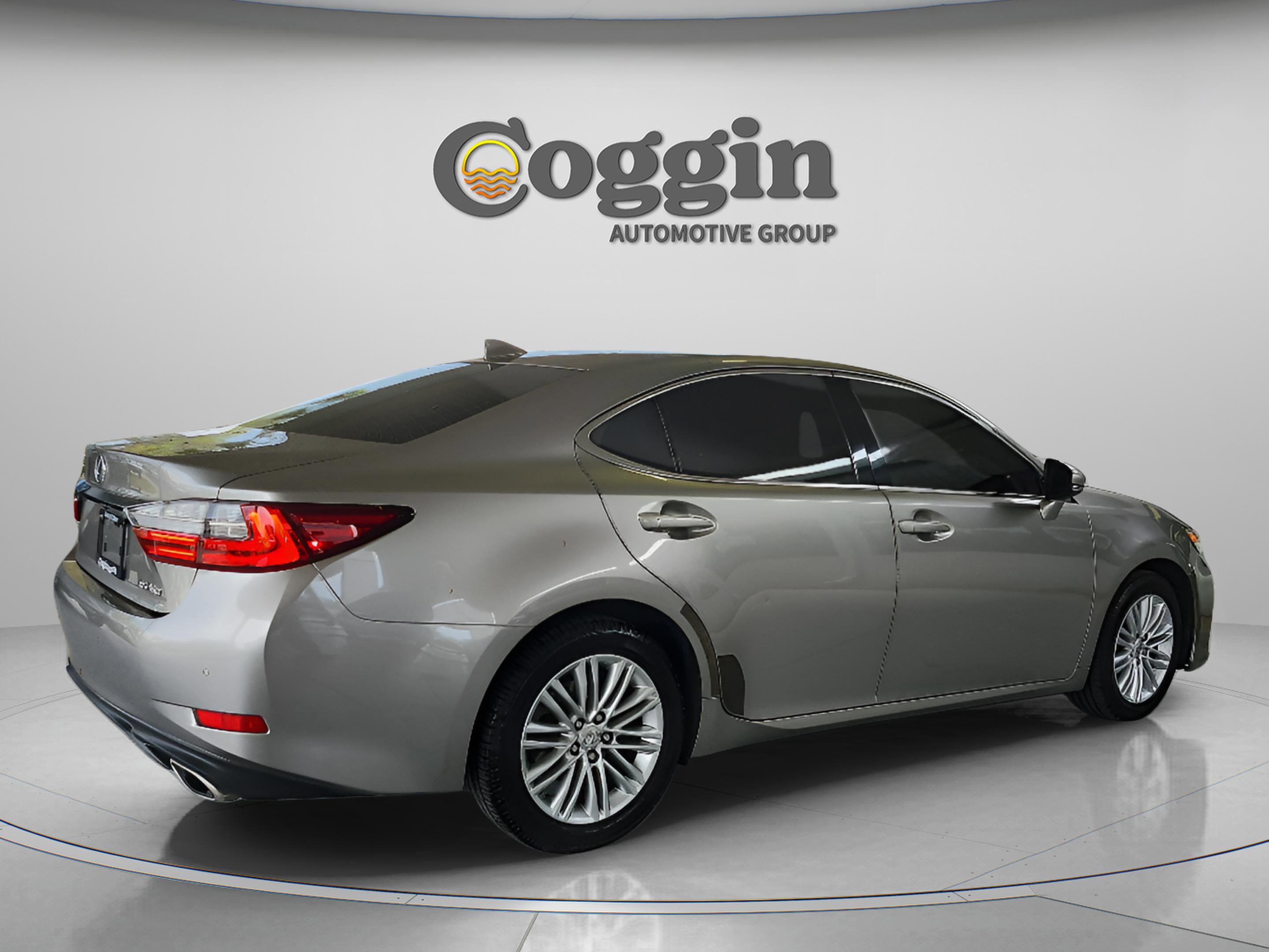 Used 2016 Lexus ES 350 w/ Premium Package w/Wood Trim image 5