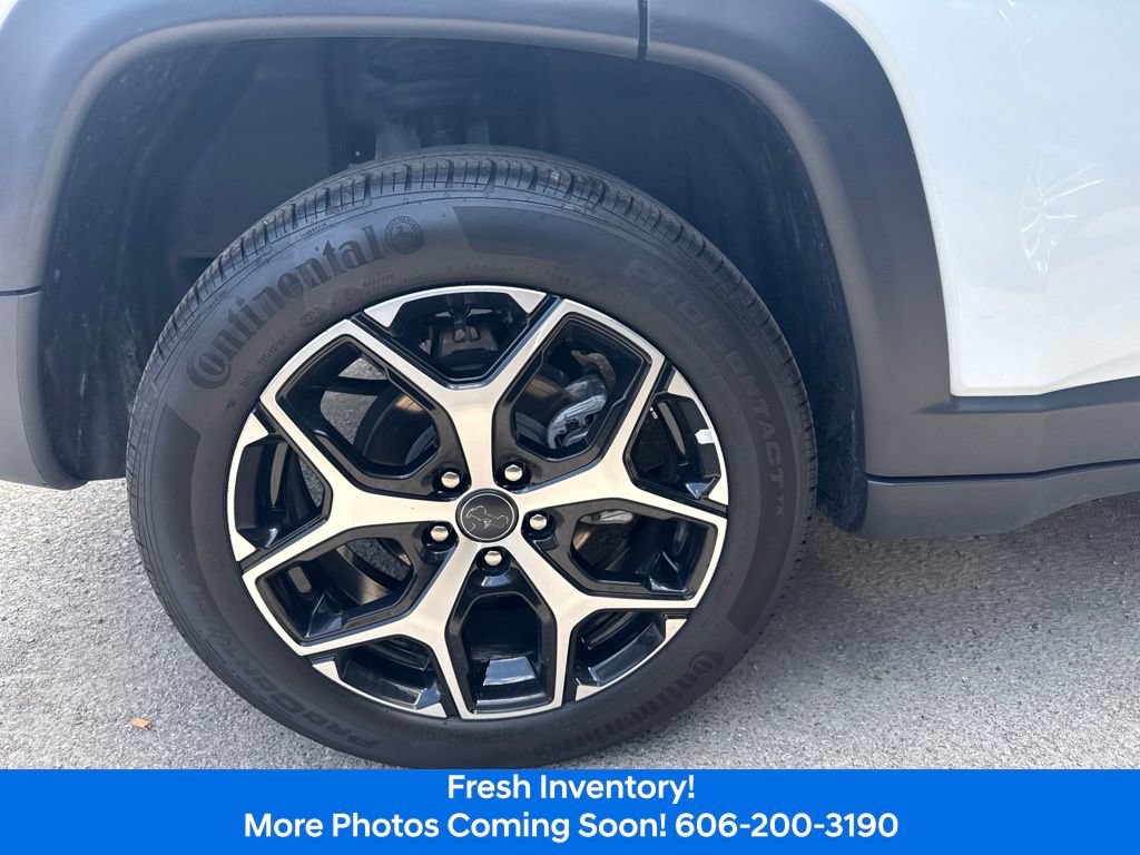Used 2025 Jeep Compass Limited AWD/4WD image 5