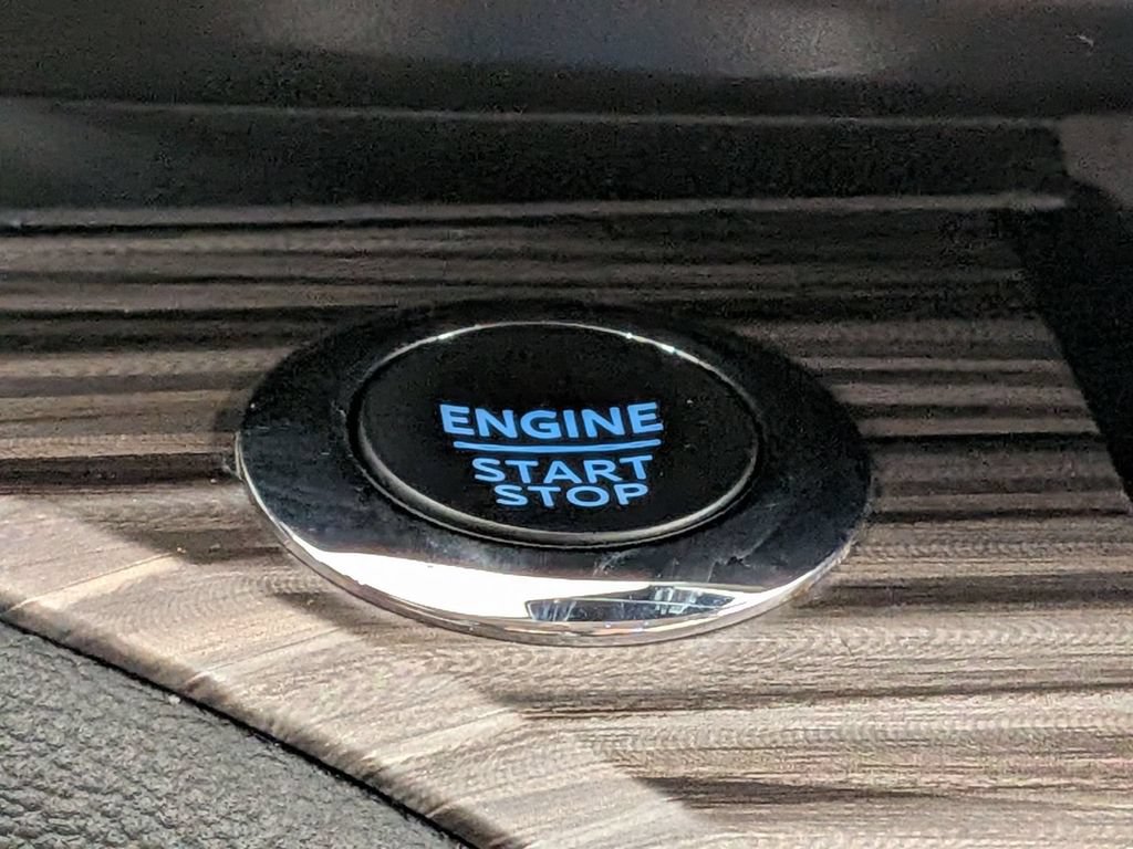 Used 2023 Ford Explorer Limited AWD/4WD image 17