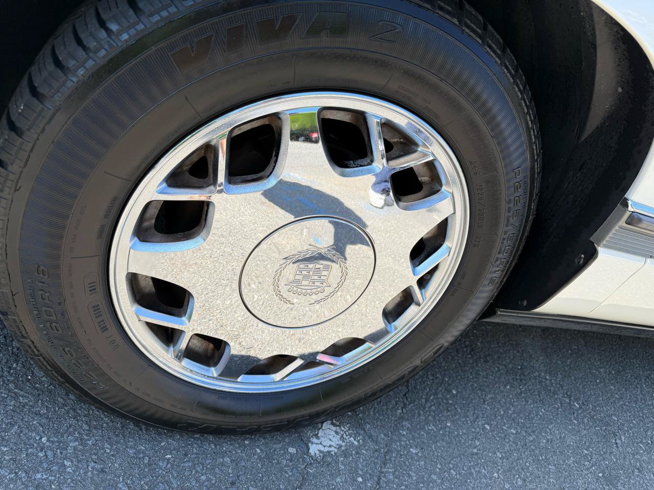 Used 1995 Cadillac De Ville Concours FWD image 7
