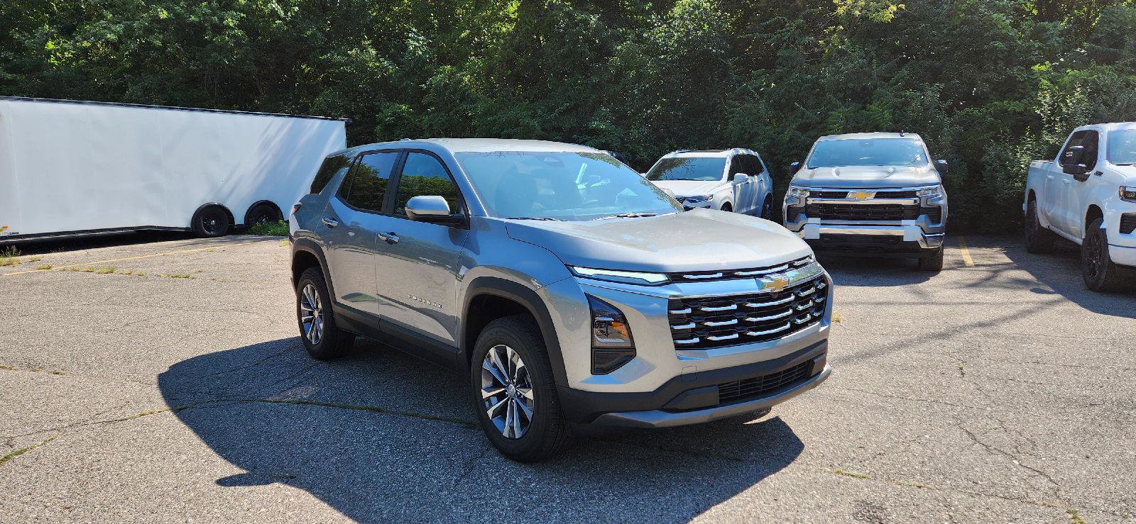 New 2026 Chevrolet Equinox LT w/ Convenience Package II image 2