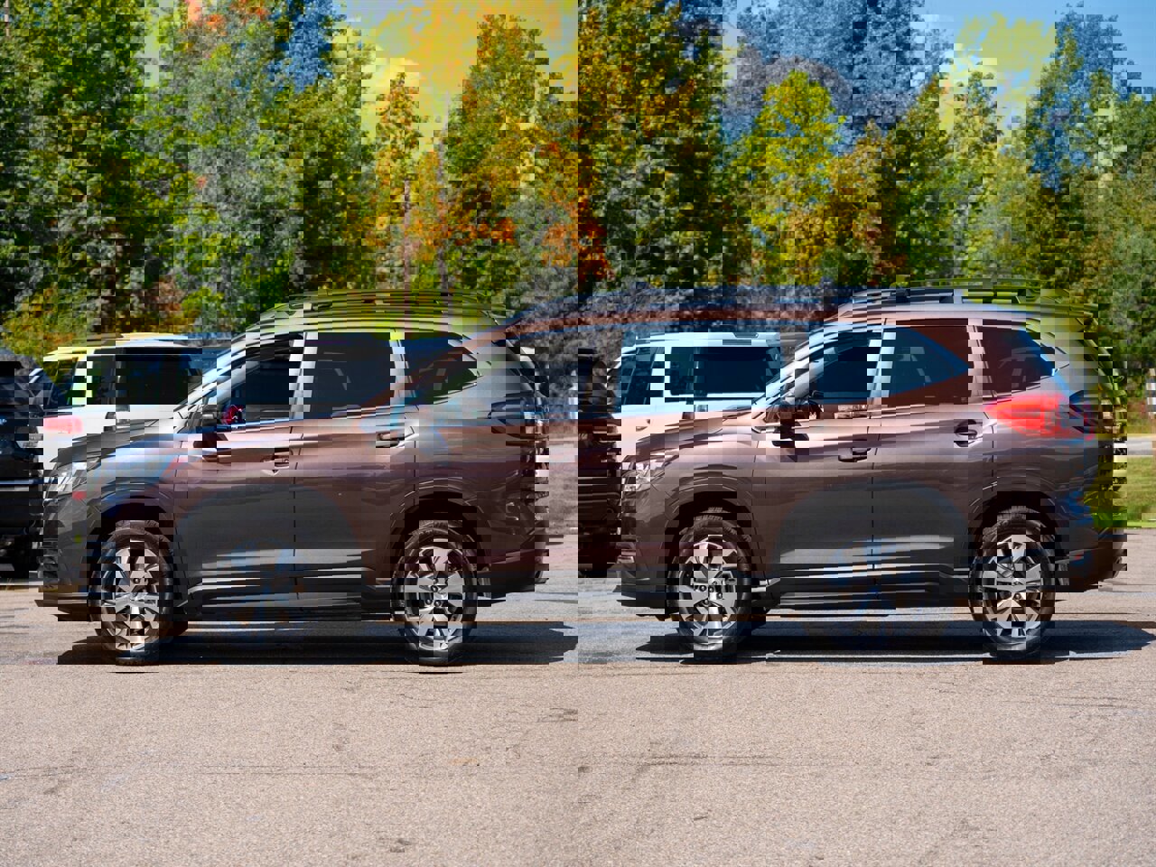 Used 2019 Subaru Ascent Premium w/ Popular Package #4 image 8