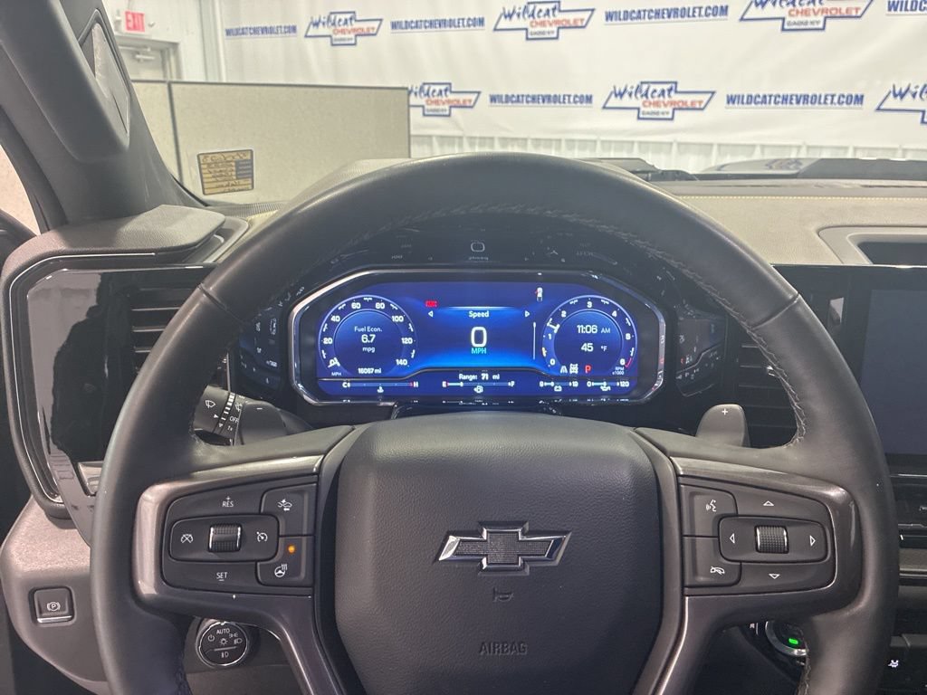 Used 2023 Chevrolet Silverado 1500 ZR2 w/ Technology Package AWD/4WD image 22
