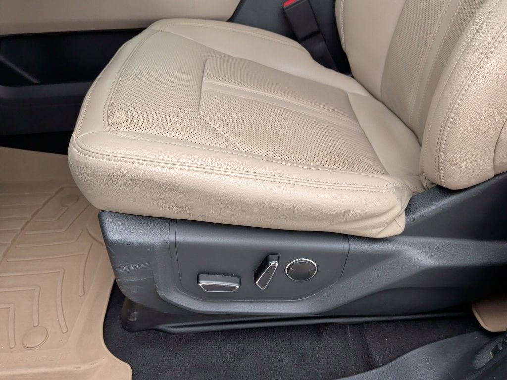 Used 2023 Ford Expedition Limited image 14