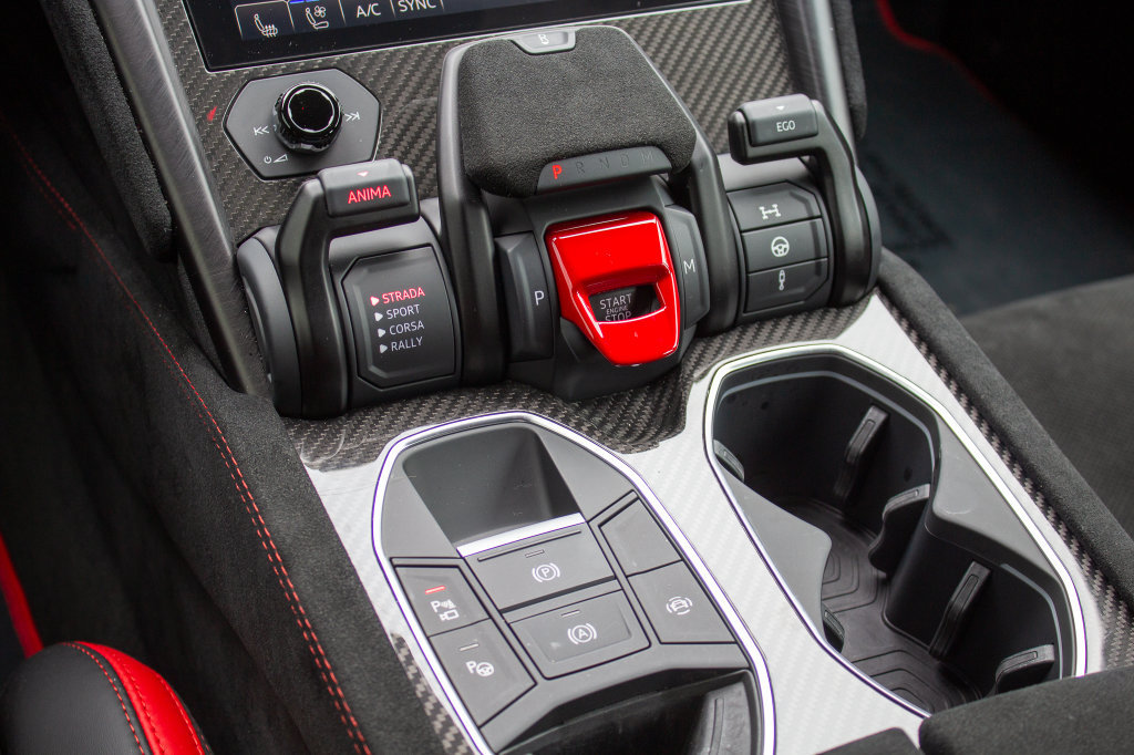 Used 2024 Lamborghini Urus Performante AWD/4WD image 21