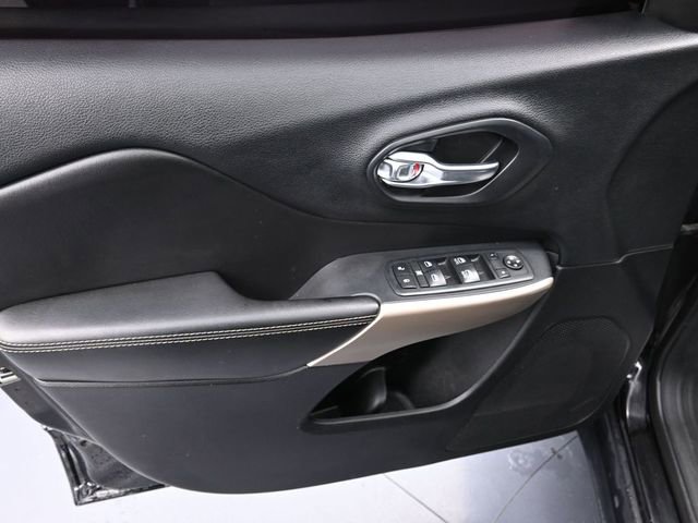 Used 2017 Jeep Cherokee High Altitude image 28