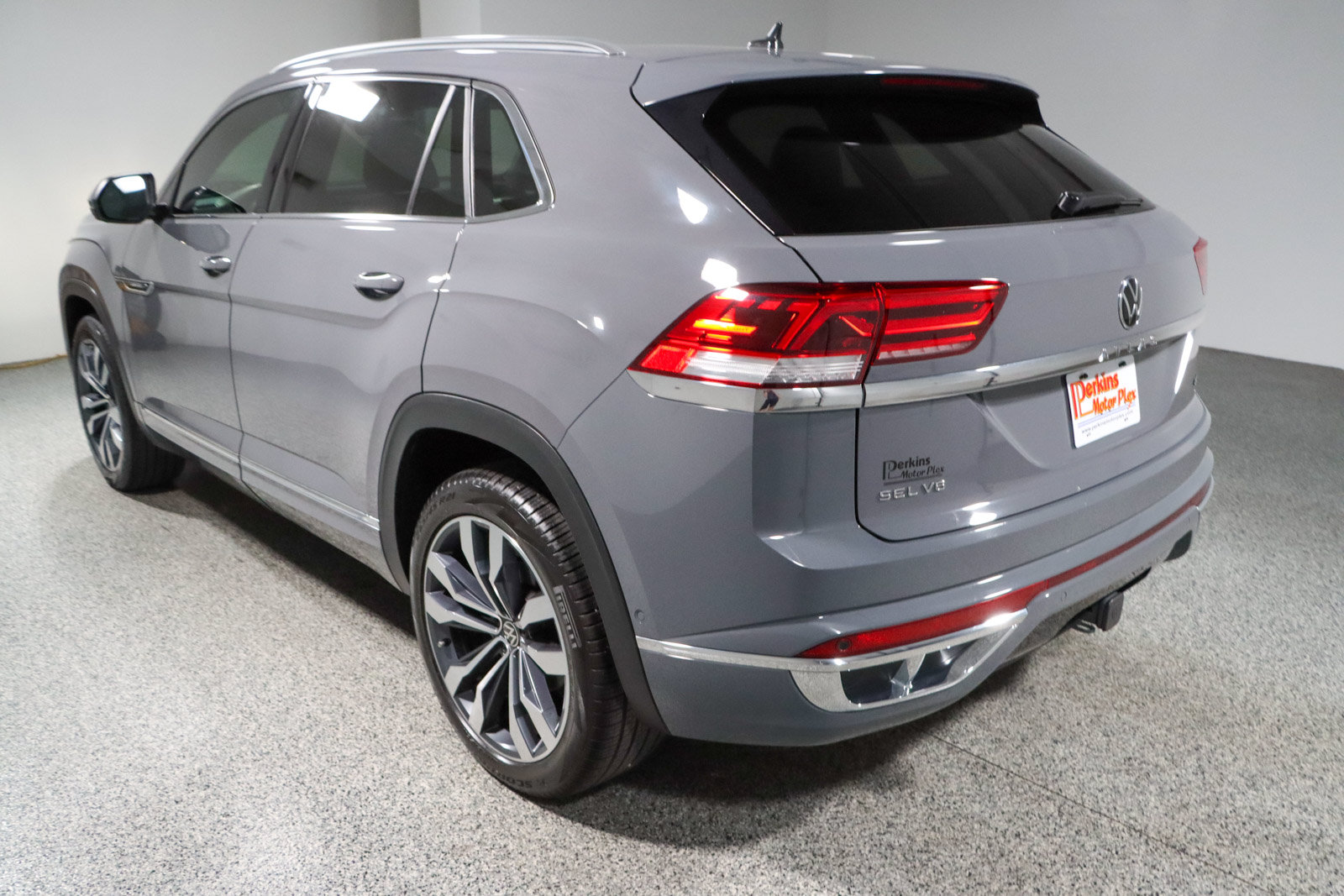 Used 2023 Volkswagen Atlas Cross Sport SEL Premium R-Line AWD/4WD image 9
