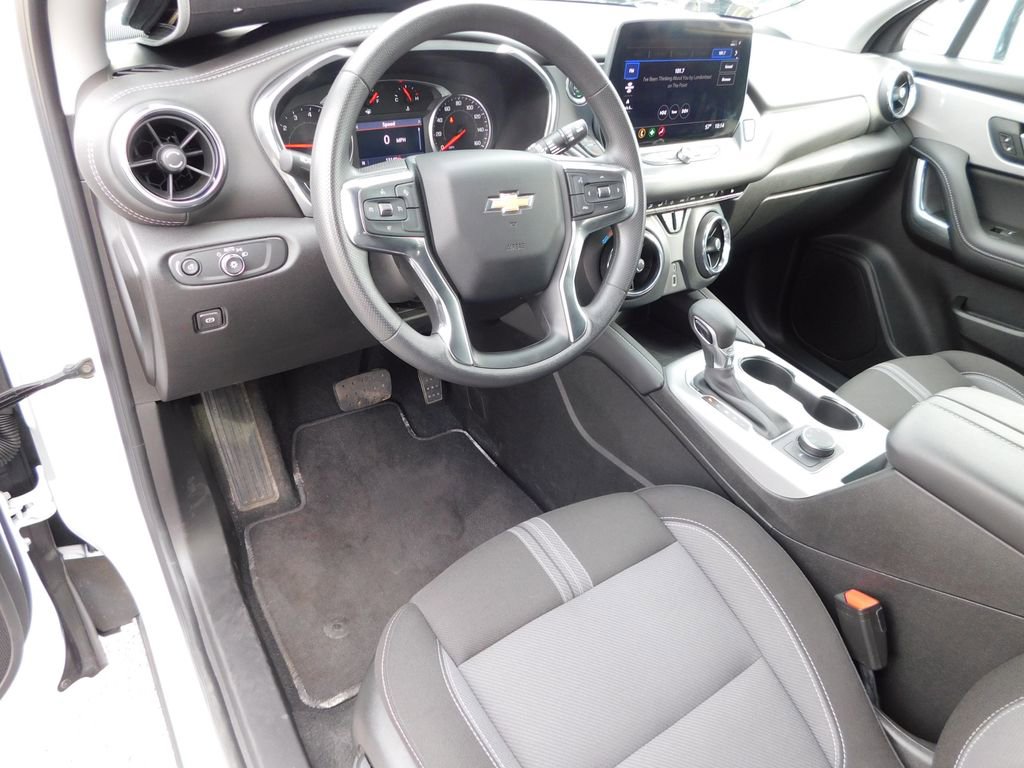 Used 2025 Chevrolet Blazer LT image 14