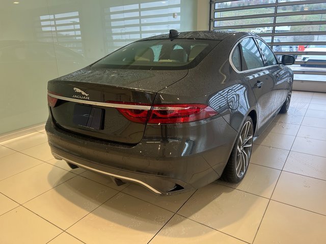 New 2024 Jaguar XF R-Dynamic SE image 5