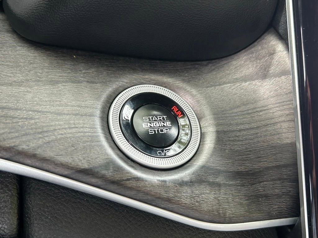 Certified 2024 Jeep Grand Cherokee Limited w/ Black Appearance Package image 52