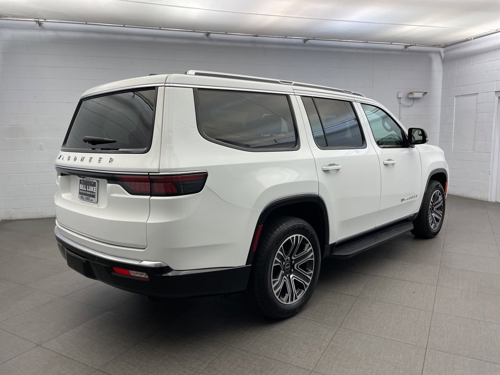 New 2025 Jeep Wagoneer 4WD w/ Premium Group I image 4
