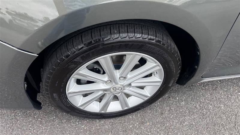 Used 2012 Toyota Camry XLE w/ Leather Pkg FWD image 26
