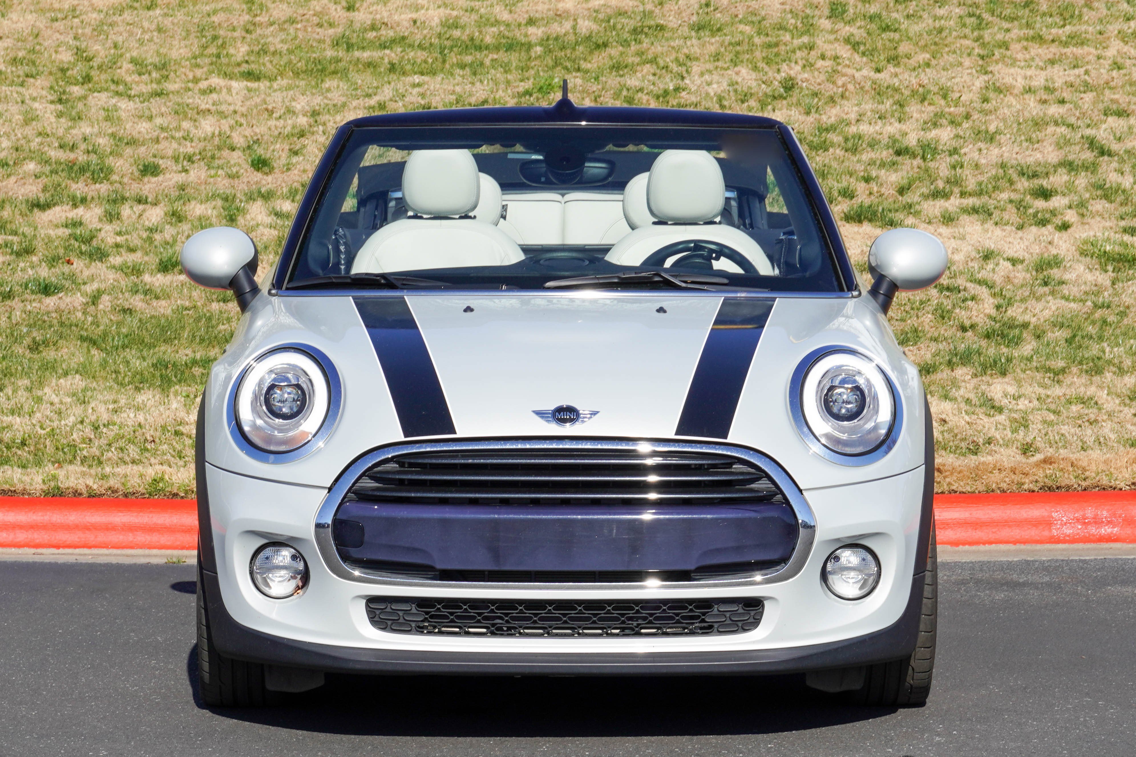 Used 2018 MINI Cooper Convertible image 3