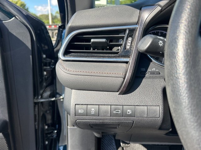 Used 2018 Toyota Camry SE image 25