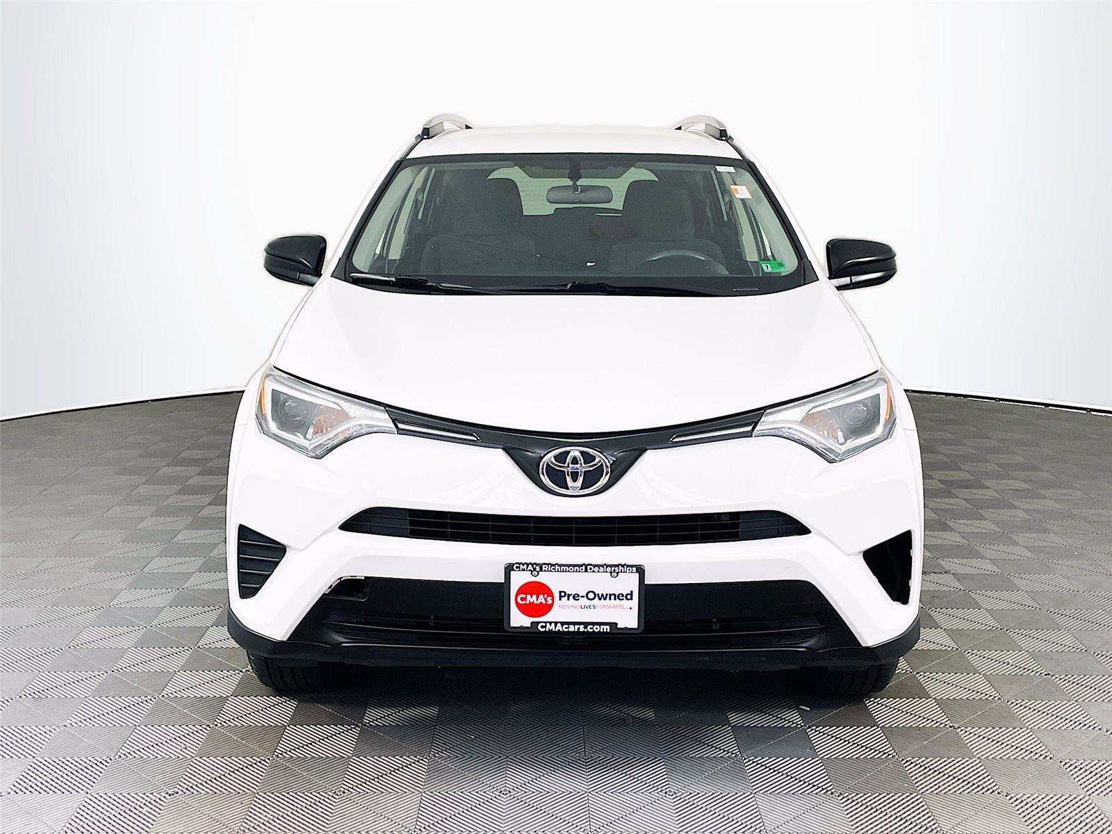 Used 2016 Toyota RAV4 LE AWD/4WD image 2