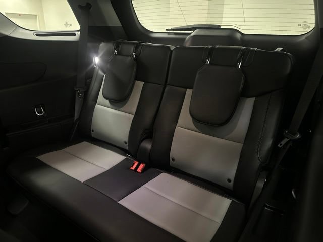Used 2023 Ford Explorer XLT w/ Equipment Group 202A AWD/4WD image 21