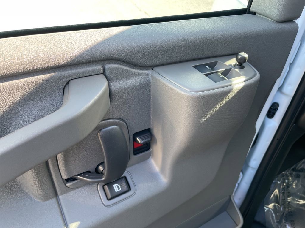 New 2025 Chevrolet Express 2500 Work Van image 6