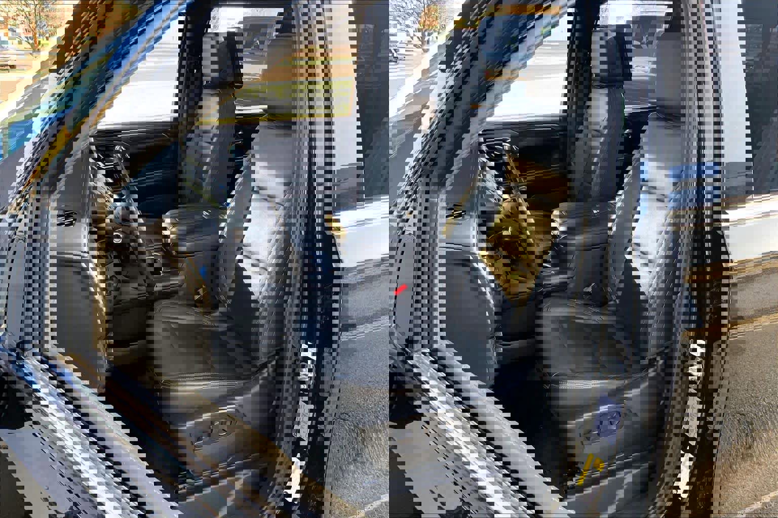 Used 2021 Chevrolet Suburban LT w/ LT Signature Package image 8