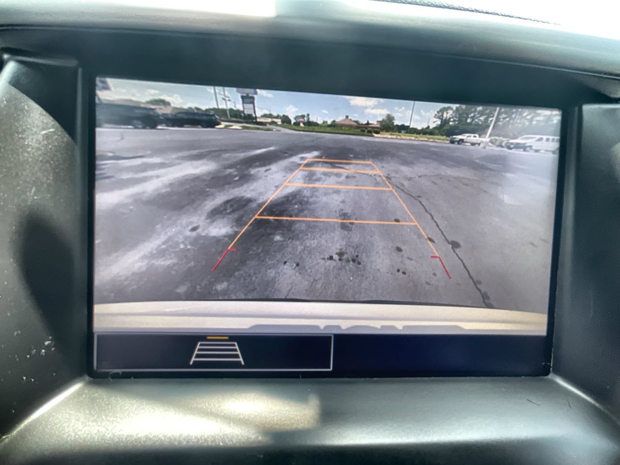 Used 2023 GMC Acadia SLE FWD image 15