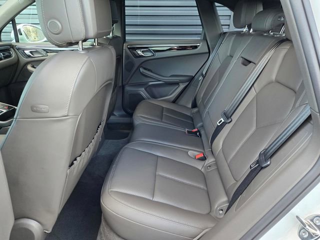 Used 2025 Porsche Macan image 19